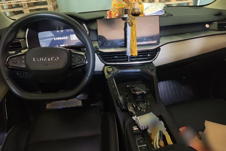 Used Lynk & Co 06 2023 Remix 1.5T Shero Center Console