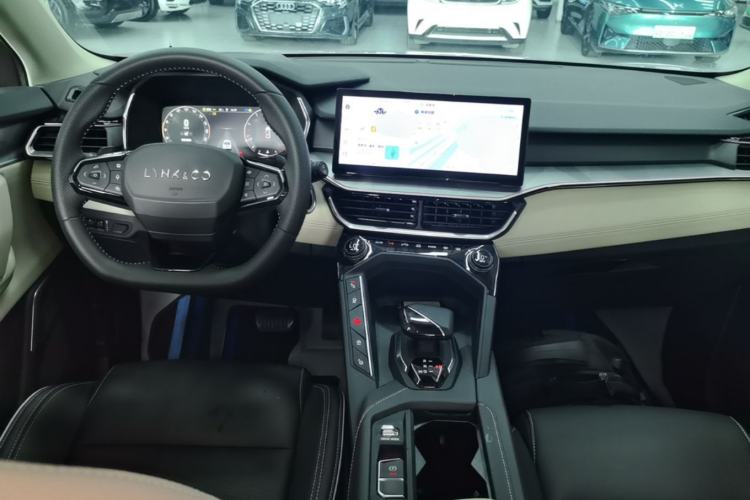 Used Lynk & Co 06 2023 Remix 1.5T Shero Center Console