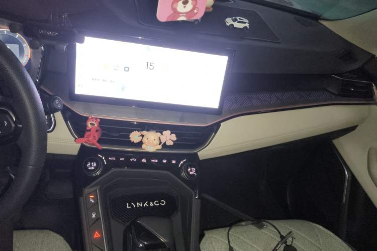 Used Lynk & Co 06 2023 Remix 1.5T Hero Audio And AC Panel