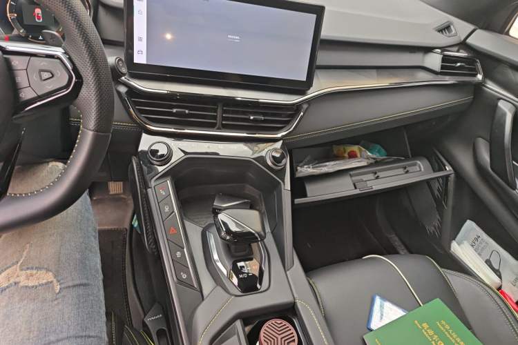 Used Lynk & Co 06 2023 Remix 1.5T Hero Audio And AC Panel