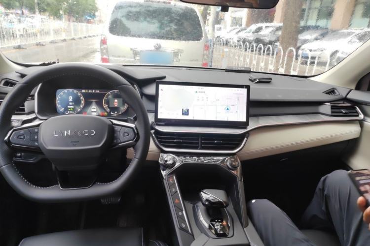 Used Lynk & Co 06 2023 Remix 1.5T Shero Center Console