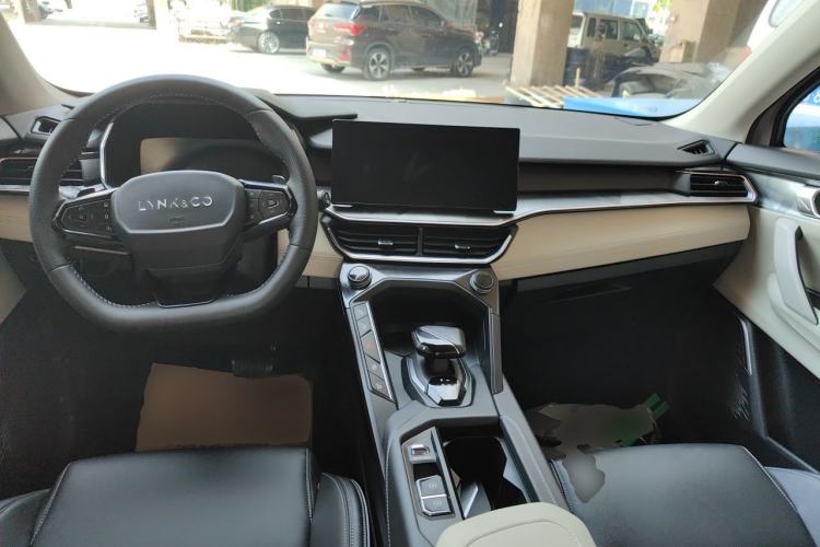 Used Lynk & Co 06 2023 Remix 1.5T Hero Center Console