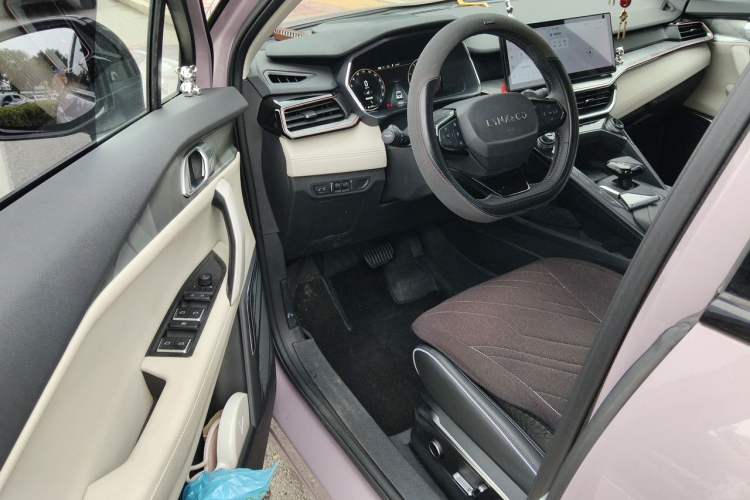 Used Lynk & Co 06 2023 Remix 1.5T Shero Driver Seat