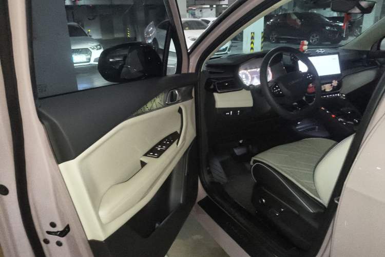 Used Lynk & Co 06 2023 Remix 1.5T Hero Driver Seat