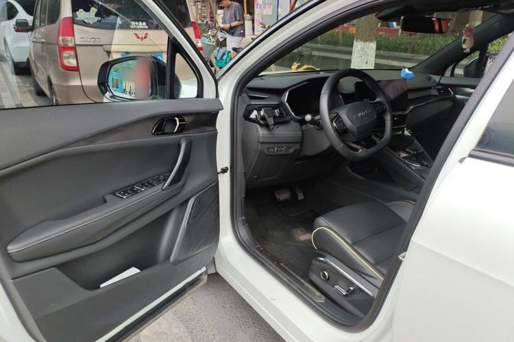 Used Lynk & Co 06 2023 Remix 1.5T Dynamic Halo Driver Seat