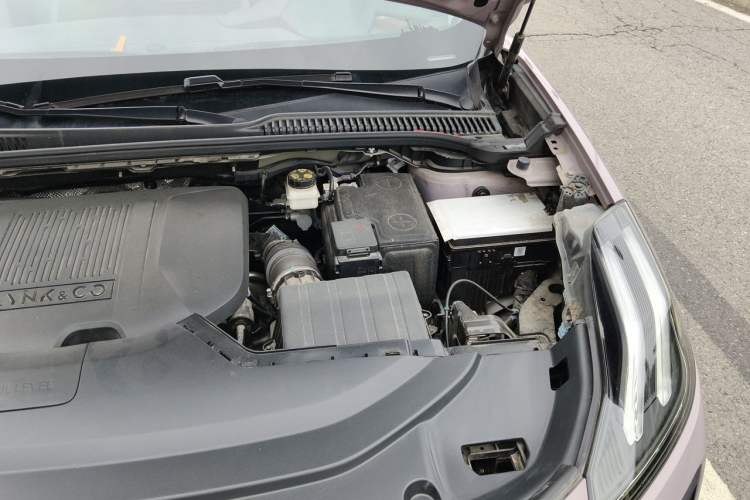 Used Lynk & Co 06 2023 Remix 1.5T Shero Engine Bay Left