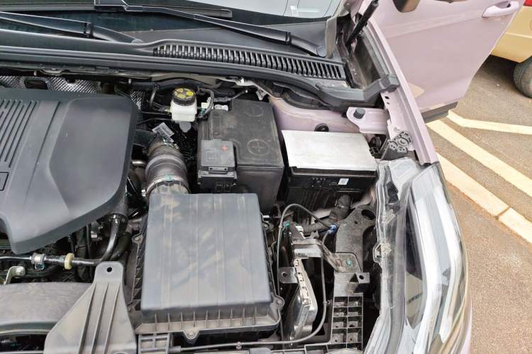 Used Lynk & Co 06 2023 Remix 1.5T Shero Engine Bay Left
