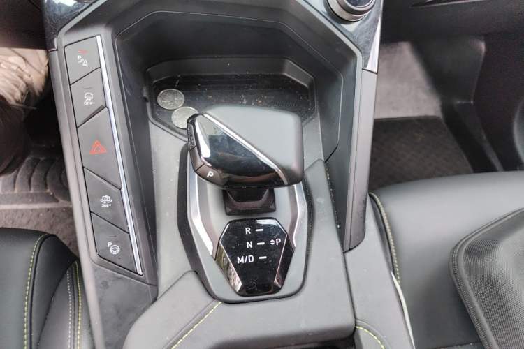 Used Lynk & Co 06 2023 Remix 1.5T Hero Gear Lever