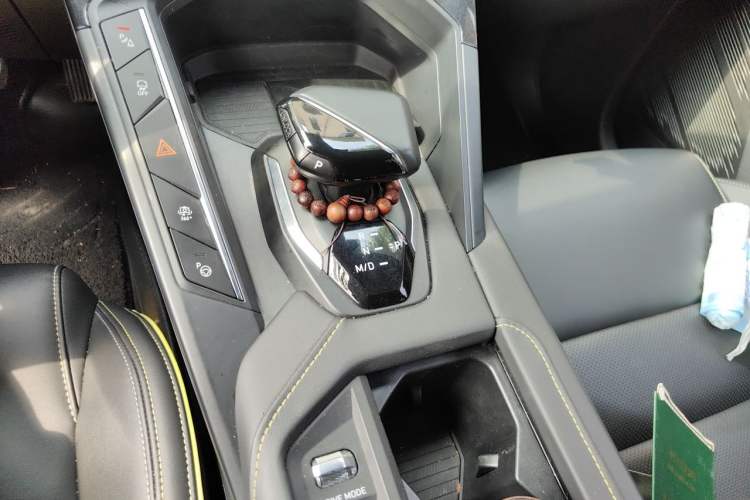 Used Lynk & Co 06 2023 Remix 1.5T Hero Gear Lever