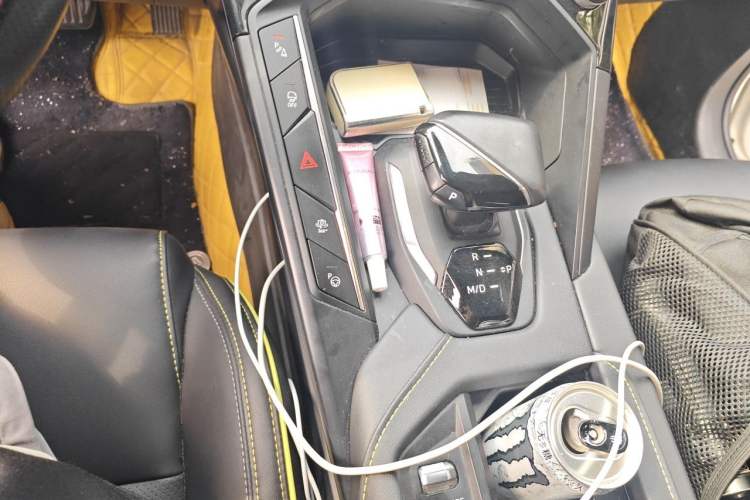 Used Lynk & Co 06 2023 Remix 1.5T Dynamic Halo Gear Lever