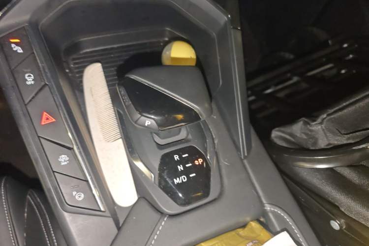 Used Lynk & Co 06 2023 Remix 1.5T Shero Gear Lever