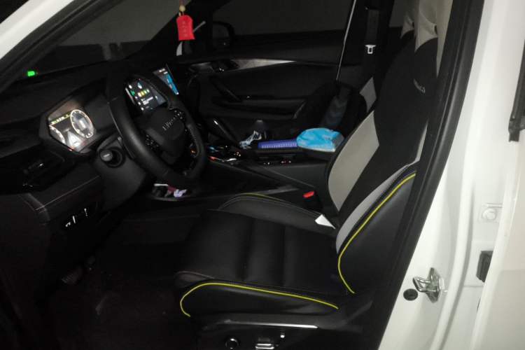 Used Lynk & Co 06 2023 Remix 1.5T Dynamic Halo Left Front Seat
