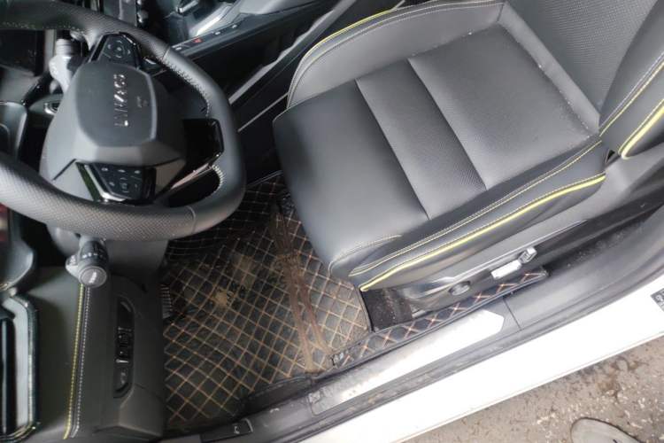 Used Lynk & Co 06 2023 Remix 1.5T Dynamic Halo Left Front Seat