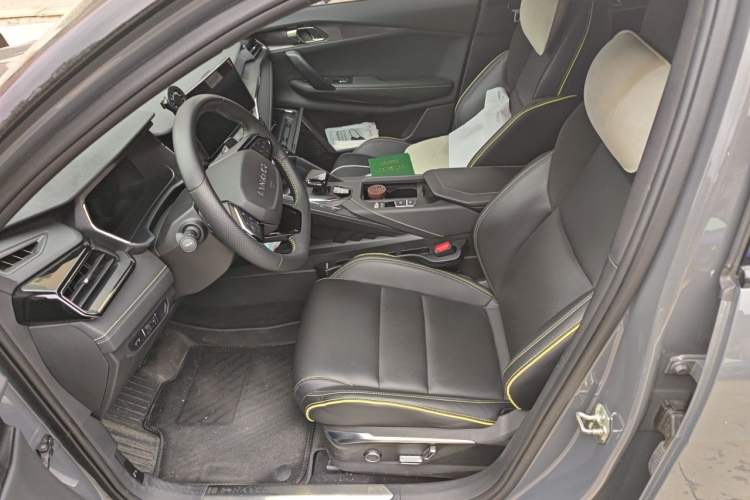 Used Lynk & Co 06 2023 Remix 1.5T Hero Left Front Seat