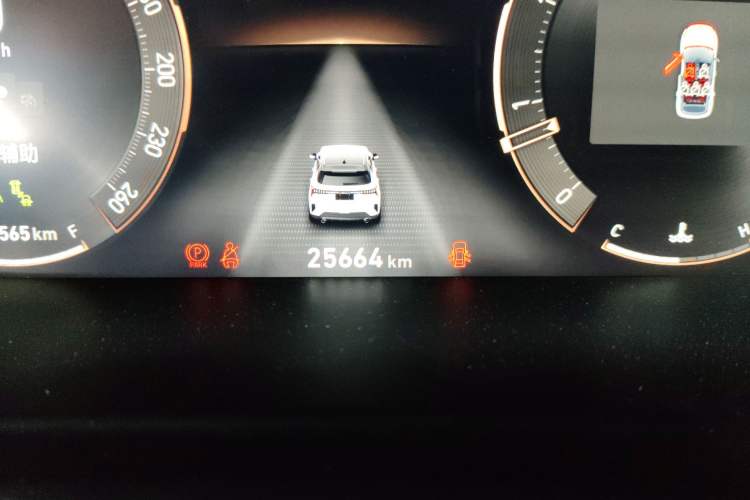 Used Lynk & Co 06 2023 Remix 1.5T Hero Odometer Close Up