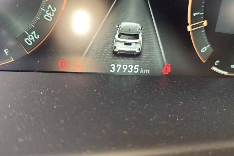 Used Lynk & Co 06 2023 Remix 1.5T Dynamic Halo Odometer Close Up