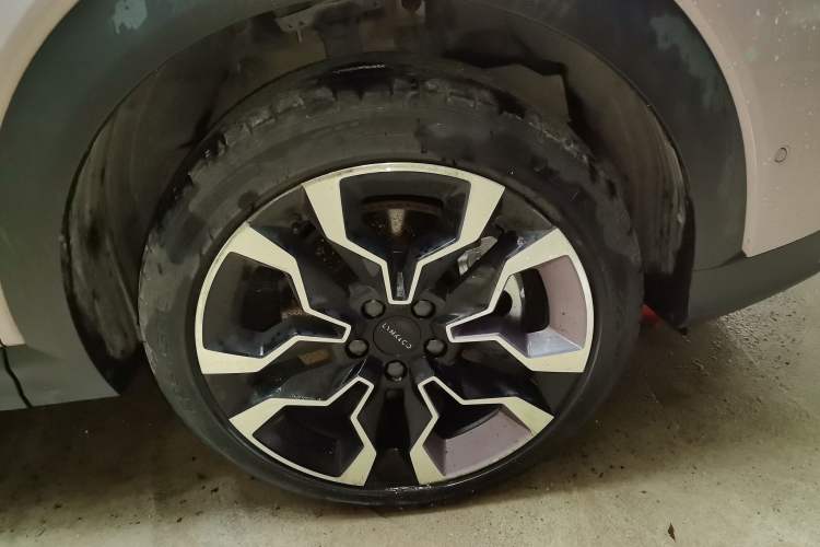 Used Lynk & Co 06 2023 Remix 1.5T Shero Right Front Wheel Hub