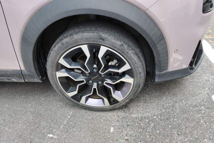Used Lynk & Co 06 2023 Remix 1.5T Shero Right Front Wheel Hub