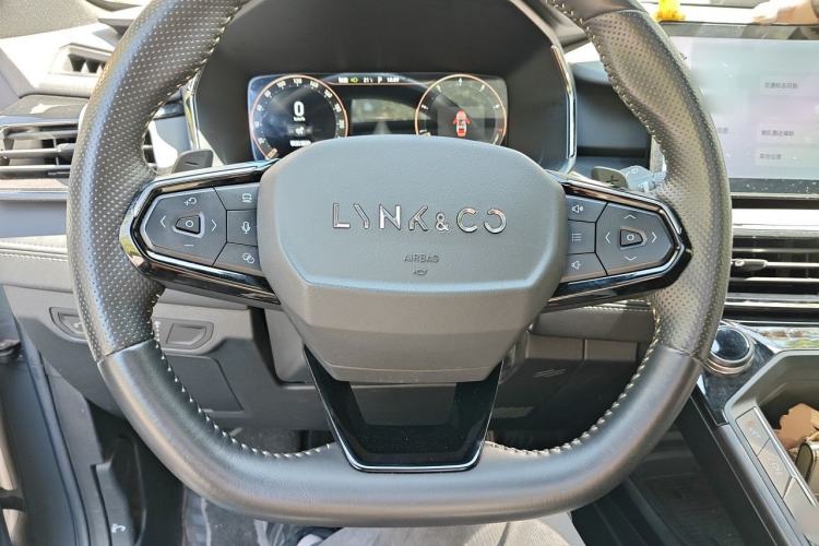 Used Lynk & Co 06 2023 Remix 1.5T Dynamic Halo Steering Wheel