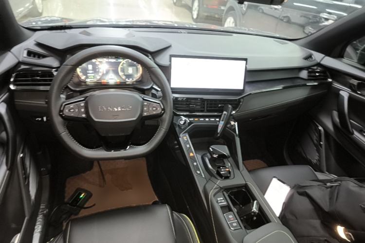 Used Lynk & Co 06 2023 Remix 1.5T Dynamic Halo Center Console