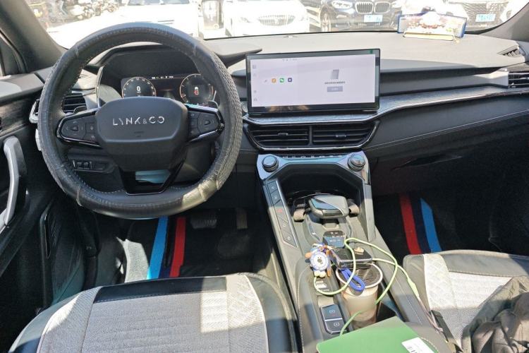 Used Lynk & Co 06 2023 Remix 1.5T JinPro Center Console