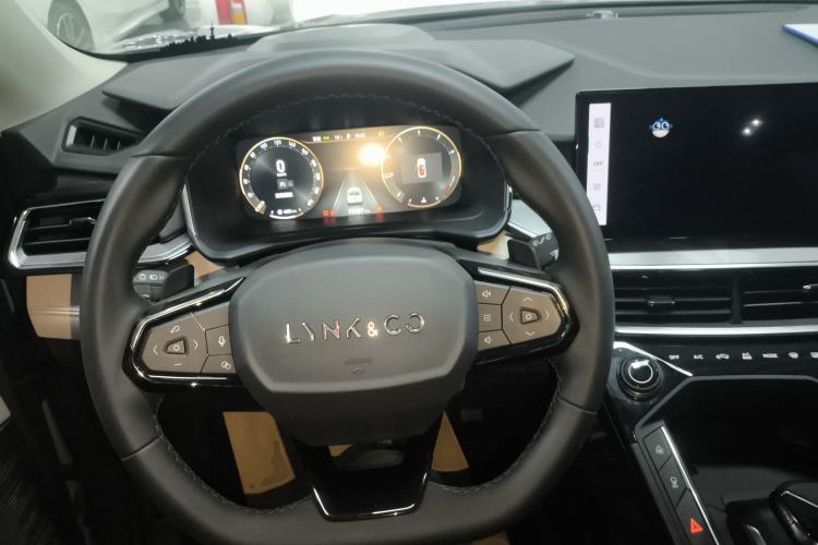 Used Lynk & Co 06 2023 Remix 1.5T Plus Model Center Console
