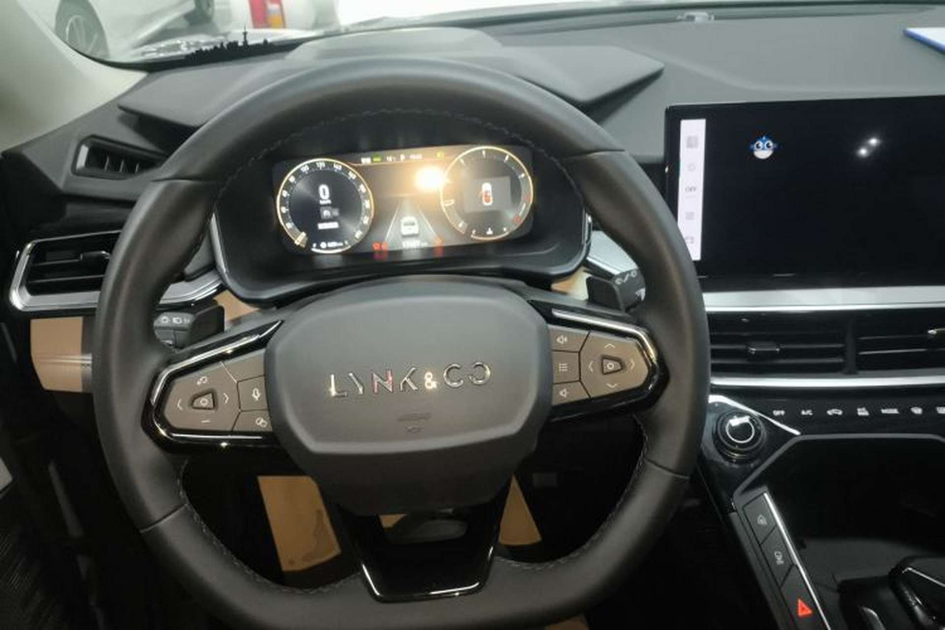 Used Lynk & Co 06 2023 Remix 1.5T Plus Model Center Console
