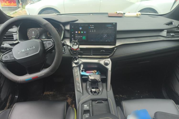 Used Lynk & Co 06 2023 Remix 1.5T Dynamic Halo Center Console