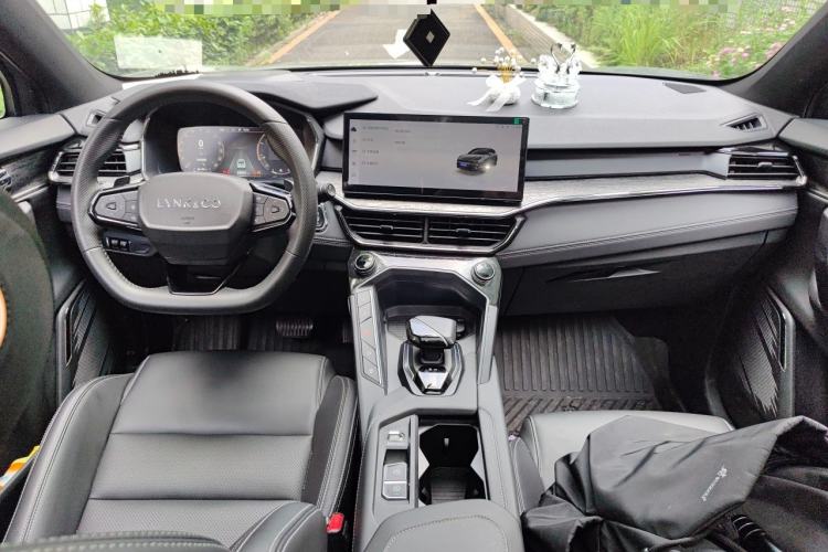 Used Lynk & Co 06 2023 Remix 1.5T JinPro Center Console