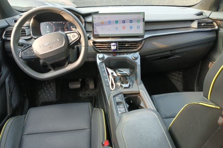 Used Lynk & Co 06 2023 Remix 1.5T Dynamic Halo Center Console