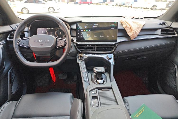 Used Lynk & Co 06 2023 Remix 1.5T JinPro Center Console