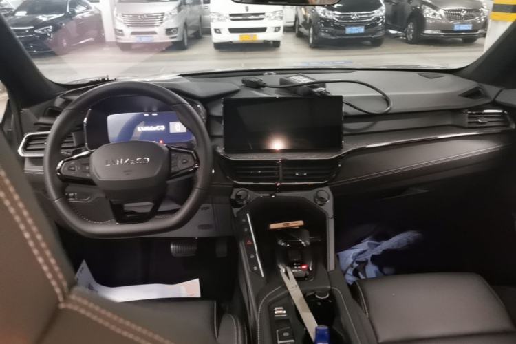 Used Lynk & Co 06 2023 Remix 1.5T JinPro Center Console