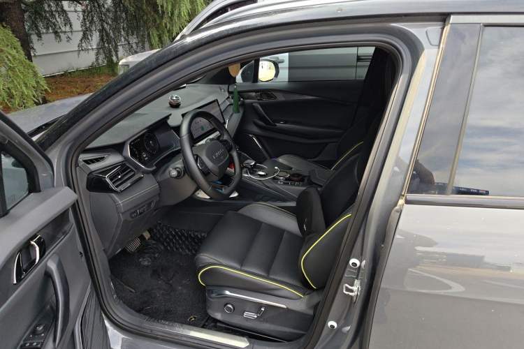 Used Lynk & Co 06 2023 Remix 1.5T Dynamic Halo Driver Seat