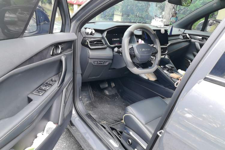 Used Lynk & Co 06 2023 Remix 1.5T Dynamic Halo Driver Seat