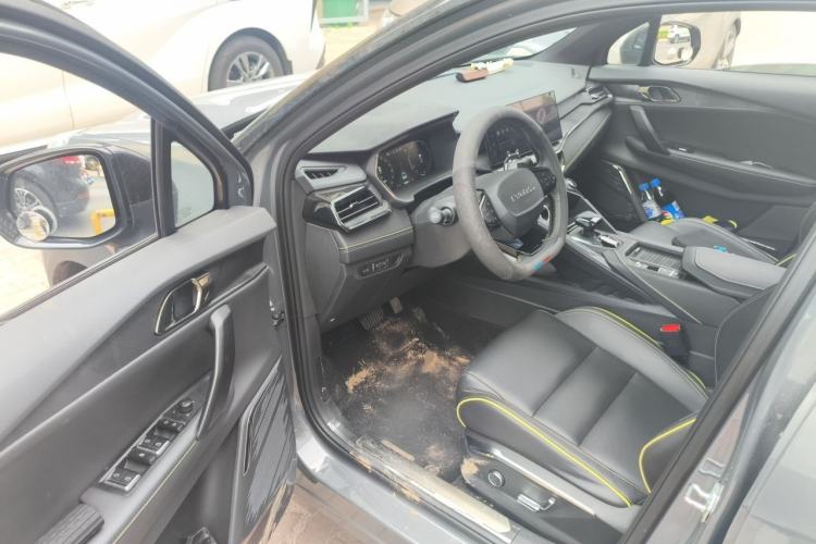 Used Lynk & Co 06 2023 Remix 1.5T Dynamic Halo Driver Seat