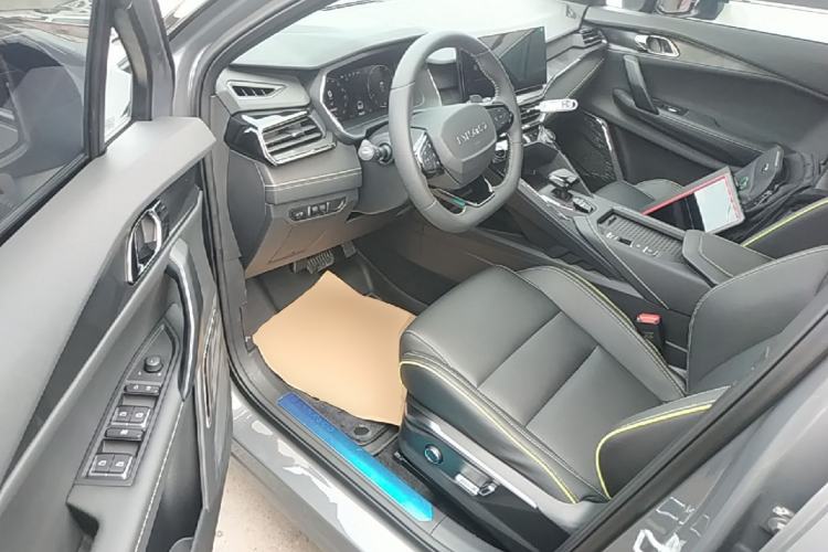Used Lynk & Co 06 2023 Remix 1.5T Dynamic Halo Driver Seat