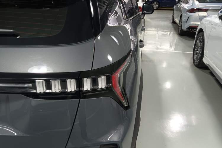 Used Lynk & Co 06 2023 Remix 1.5T Dynamic Halo Exterior 2