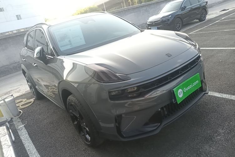 Used Lynk & Co 06 2023 Remix 1.5T Dynamic Halo Front Right 45 Deg