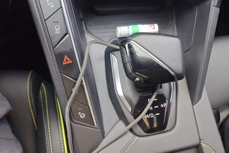 Used Lynk & Co 06 2023 Remix 1.5T Dynamic Halo Gear Lever