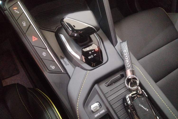 Used Lynk & Co 06 2023 Remix 1.5T Dynamic Halo Gear Lever