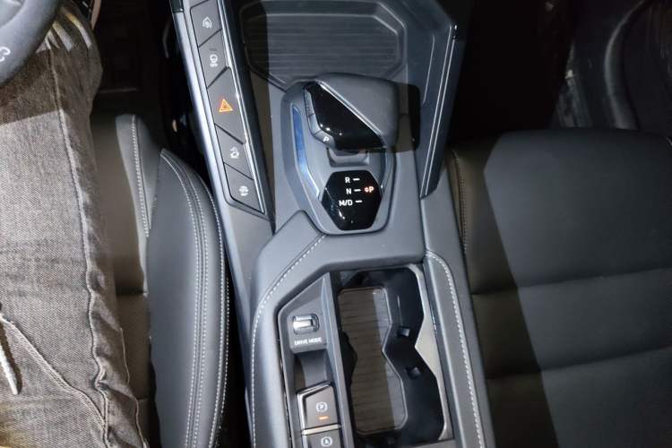 Used Lynk & Co 06 2023 Remix 1.5T JinPro Gear Lever