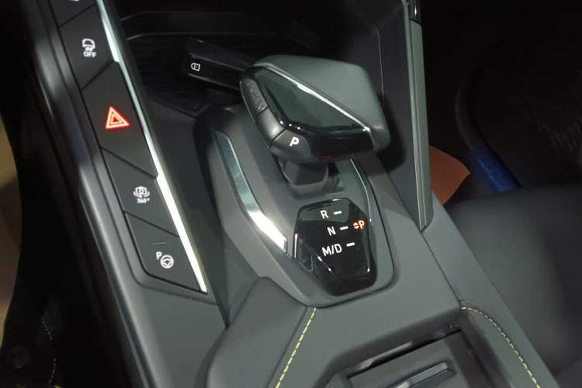 Used Lynk & Co 06 2023 Remix 1.5T Dynamic Halo Gear Lever