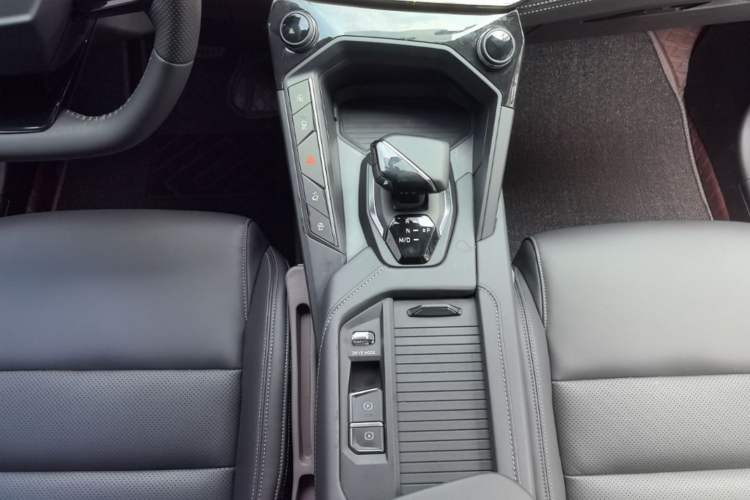 Used Lynk & Co 06 2023 Remix 1.5T JinPro Gear Lever