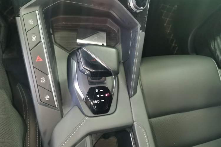 Used Lynk & Co 06 2023 Remix 1.5T JinPro Gear Lever