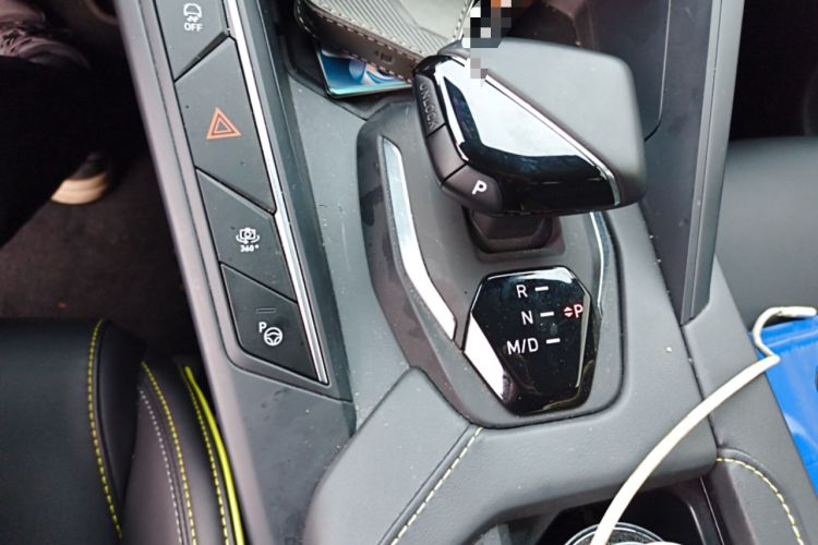 Used Lynk & Co 06 2023 Remix 1.5T Dynamic Halo Gear Lever
