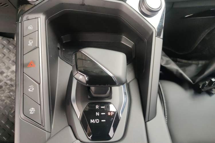 Used Lynk & Co 06 2023 Remix 1.5T JinPro Gear Lever