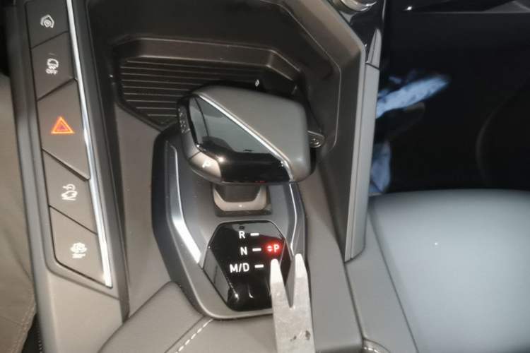Used Lynk & Co 06 2023 Remix 1.5T JinPro Gear Lever