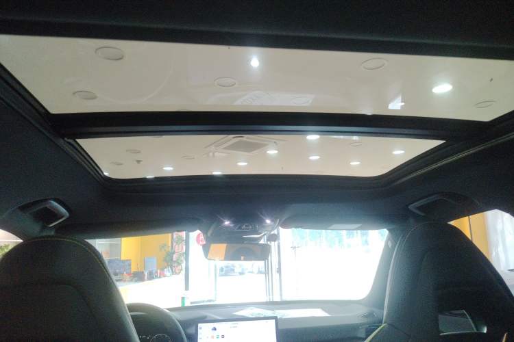 Used Lynk & Co 06 2023 Remix 1.5T Dynamic Halo Headliner
