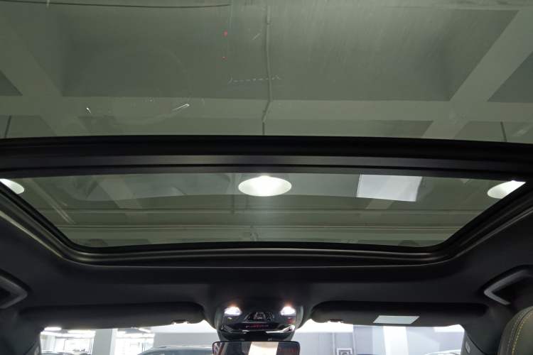 Used Lynk & Co 06 2023 Remix 1.5T Dynamic Halo Headliner