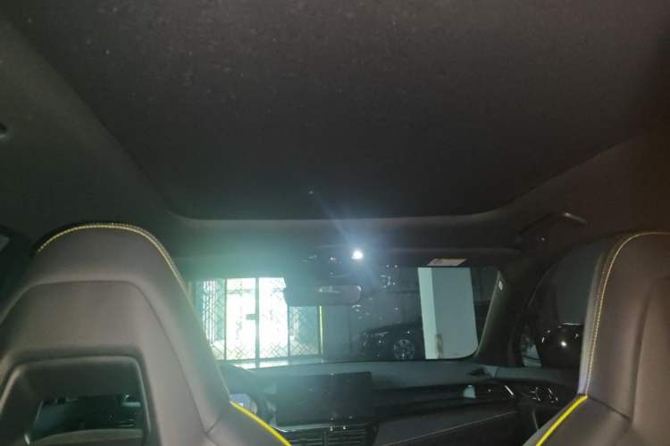 Used Lynk & Co 06 2023 Remix 1.5T Dynamic Halo Headliner